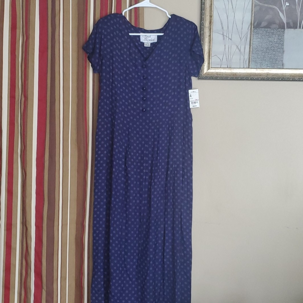 Dress - Picture 4 of 16